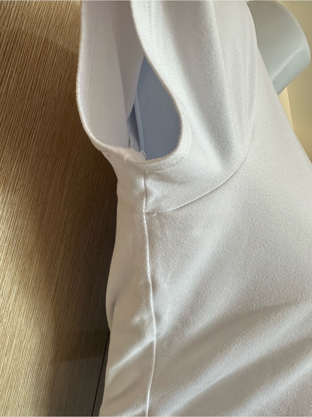 AUTHENTIC ALO YOGA White Open Back Cropped Top Short Sleeve Activewear Size S - Picture 8 of 10